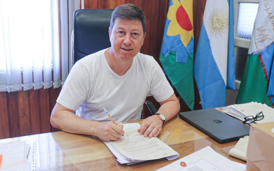 El intendente Carlos Bevilacqua pagó 100 millones a un candidato libertario para dividir el voto a Javier Milei
